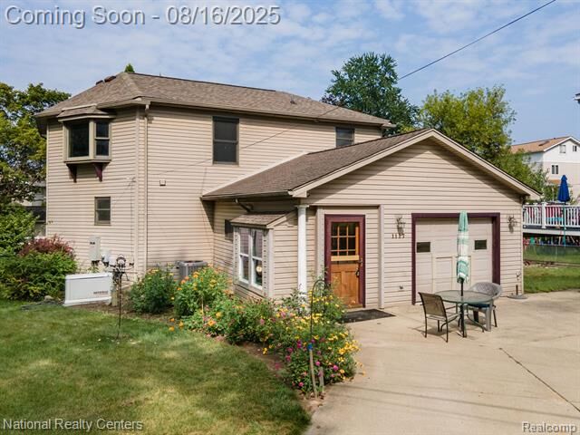 Property Photo:  1117 S Long Lake Boulevard  MI 48362 