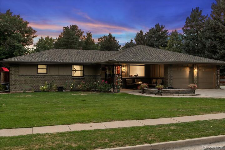 2521 S Chase Lane  Lakewood CO 80227 photo