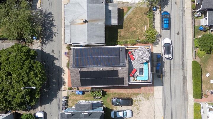 Property Photo:  62 Dixon Street  RI 02840 