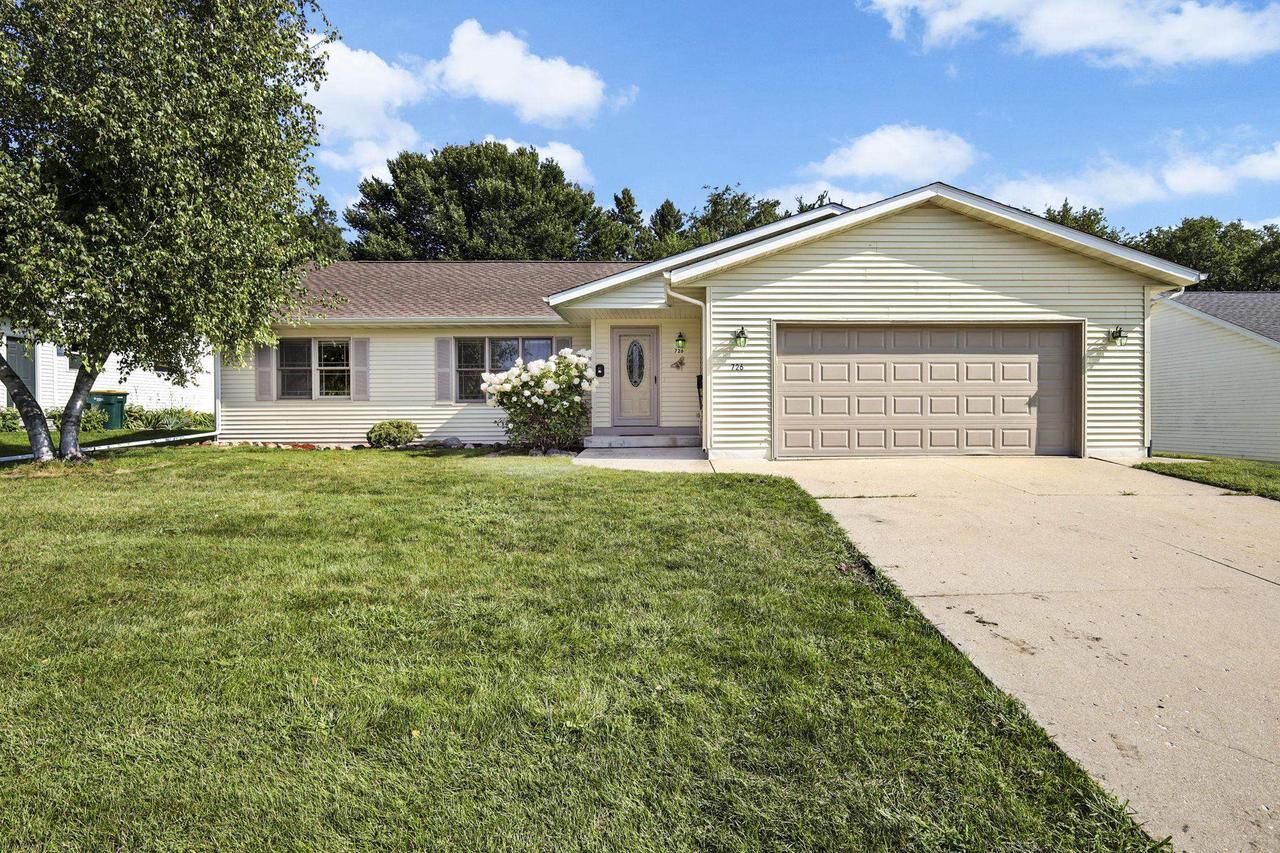 Property Photo:  726 Hemphill Avenue  WI 53534 