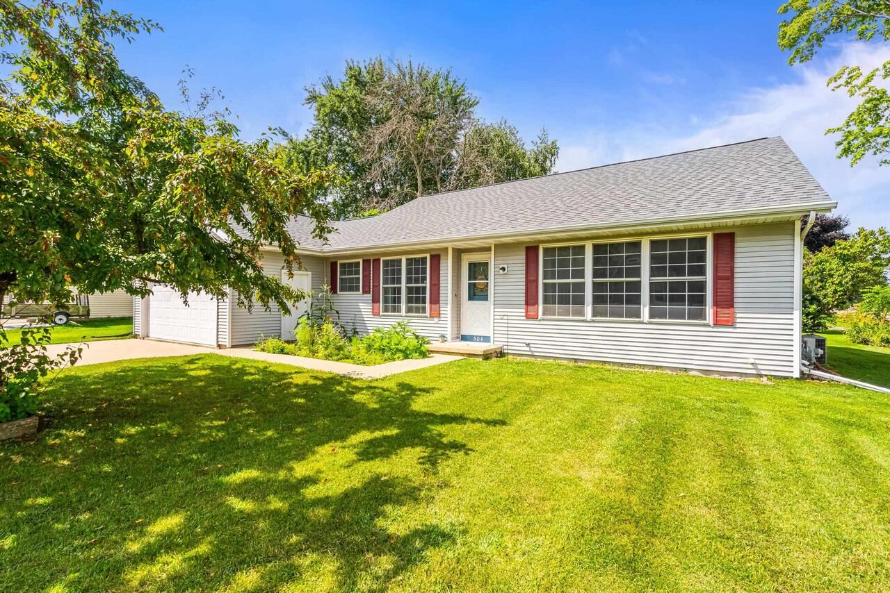 Property Photo: 604 Sunrise Drive WI 54971