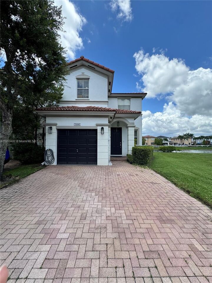 7886 NW 110th Ave  Doral FL 33178 photo