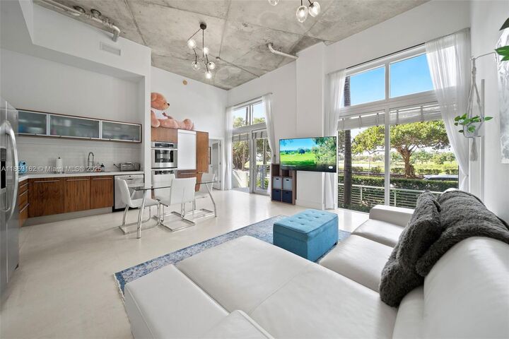 Property Photo:  2001 Meridian Ave 103  FL 33139 