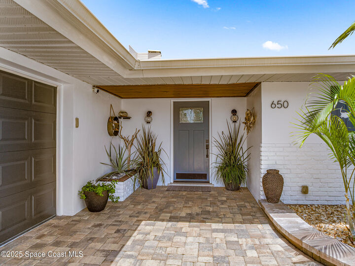 Property Photo:  650 Grant Court  FL 32937 