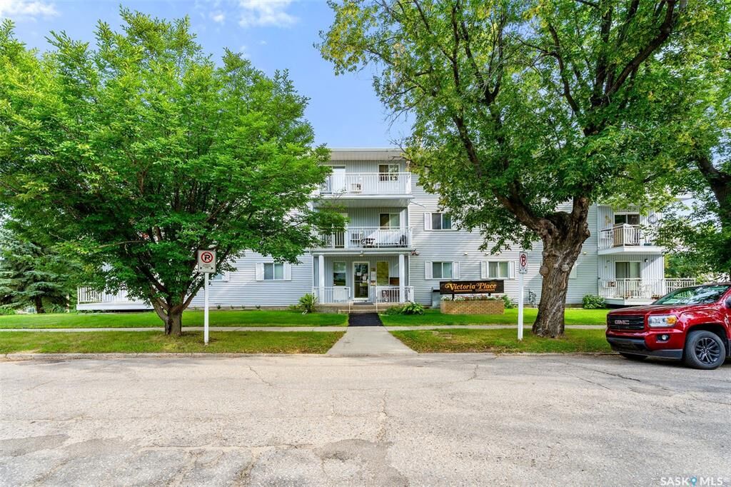 Property Photo: 66 19th Street W 306 SK S6V 7T6