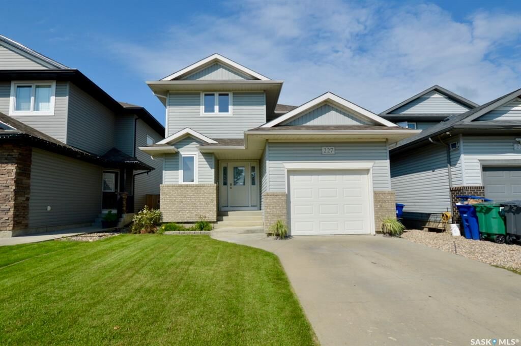 Property Photo:  227 Korol Crescent  SK S7R 0E3 