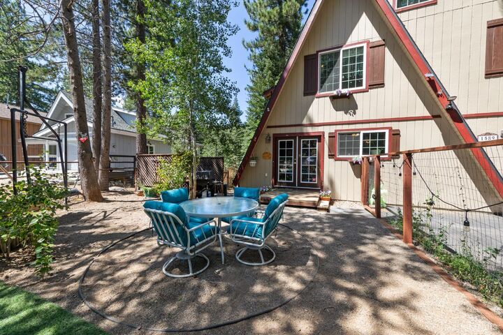 Property Photo: 1589 Cree Street CA 96150