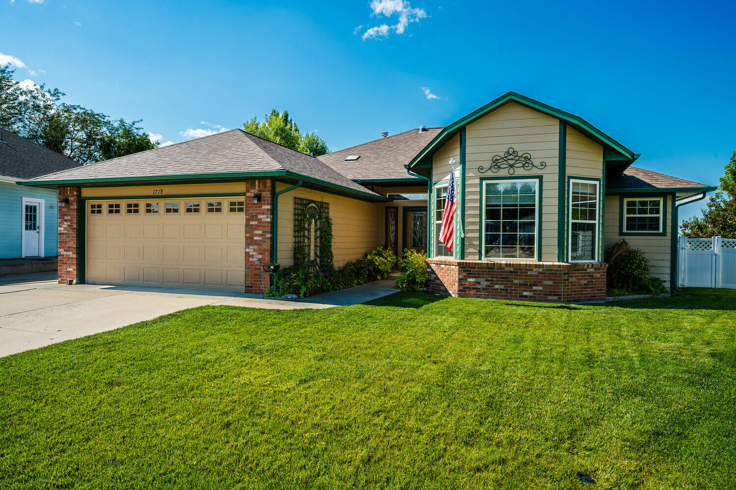Property Photo: 1719 North Heights Circle WY 82801