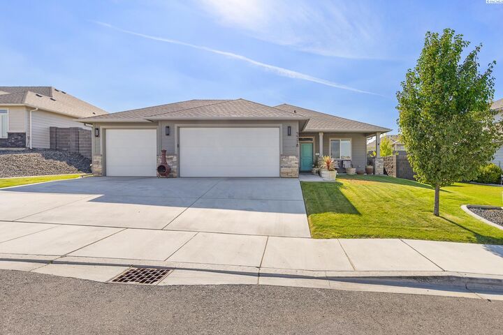 3318 S Young St.  Kennewick WA 99338 photo