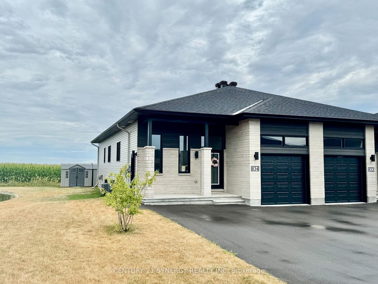 Property Photo:  834B Namur Street  ON K0A 1W0 