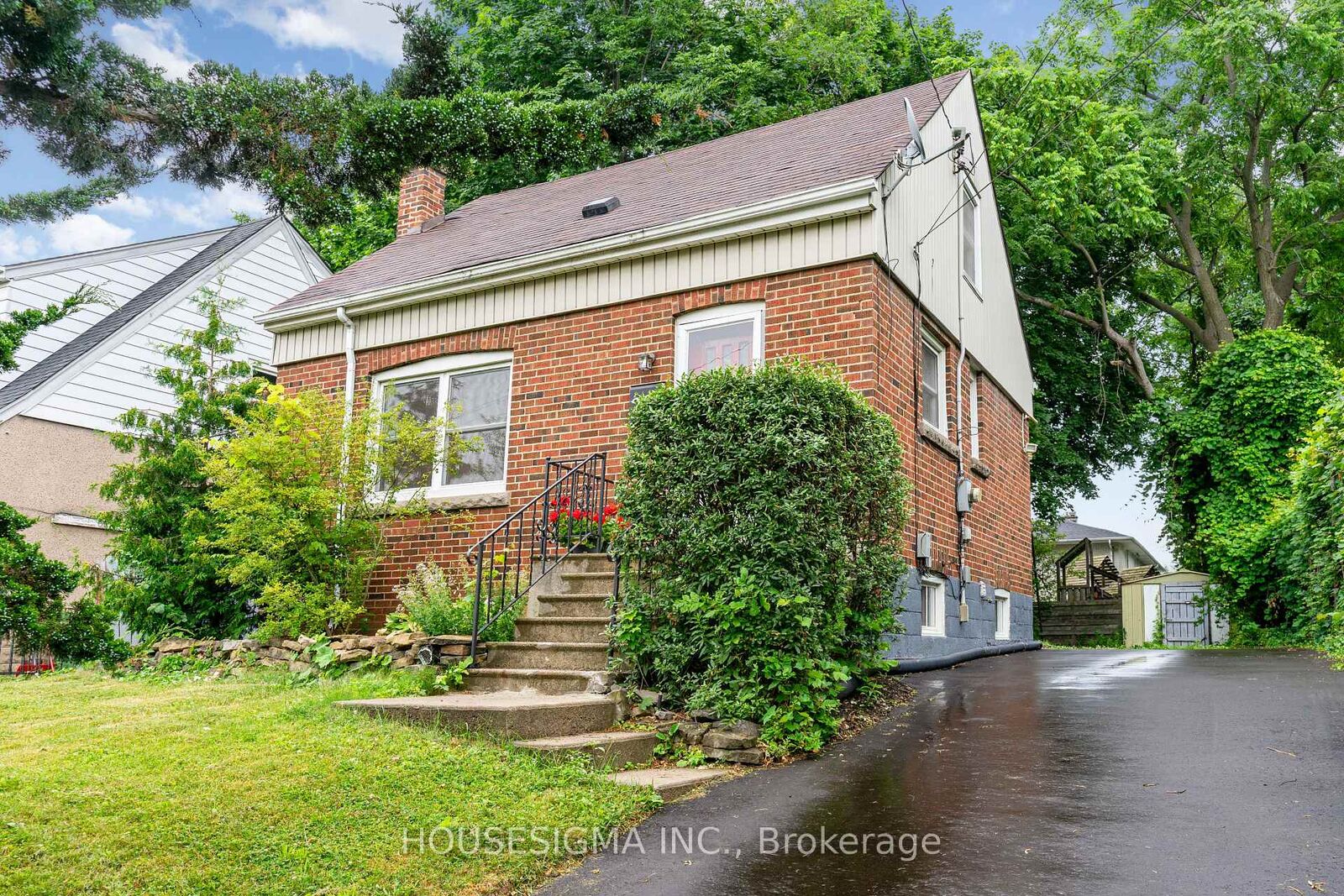 Property Photo: 225 Bowman Street ON L8S 2T9
