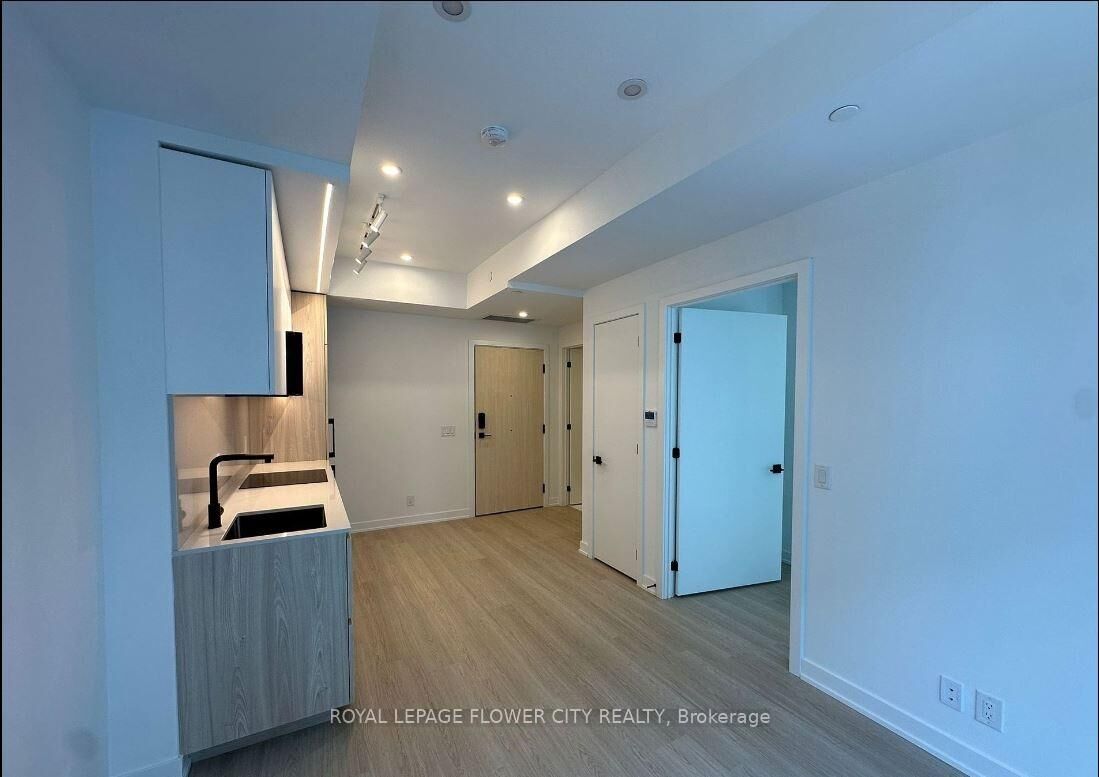 Property Photo: 699 Sheppard Avenue 509 ON M2K 0J5