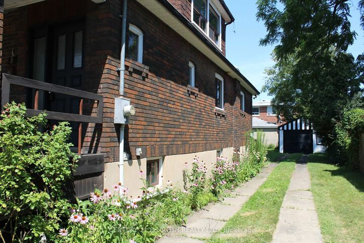Property Photo: 5 Twentieth Street ON M8V 3L5