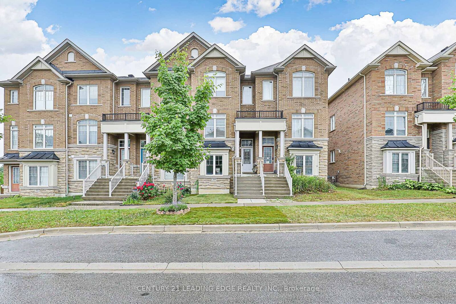 Property Photo:  319 Delray Drive  ON L6E 0P9 