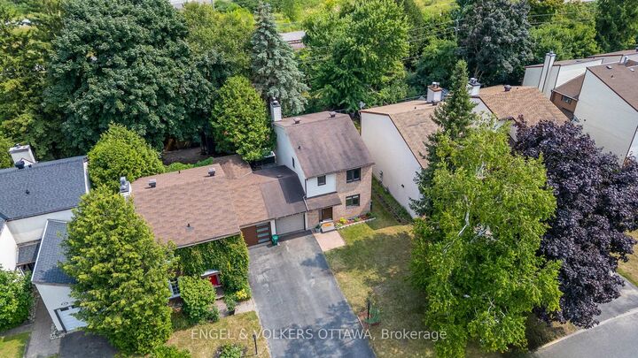 Photo de la propriété:  42 Henfield Avenue  ON K2J 1J8 