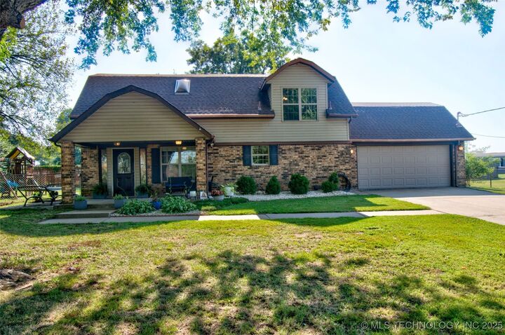 Property Photo:  2940 N 17th Street  OK 74401 