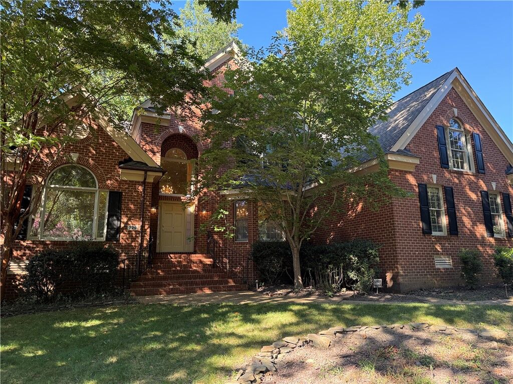 Property Photo:  329 Yorkshire Drive  VA 23185 