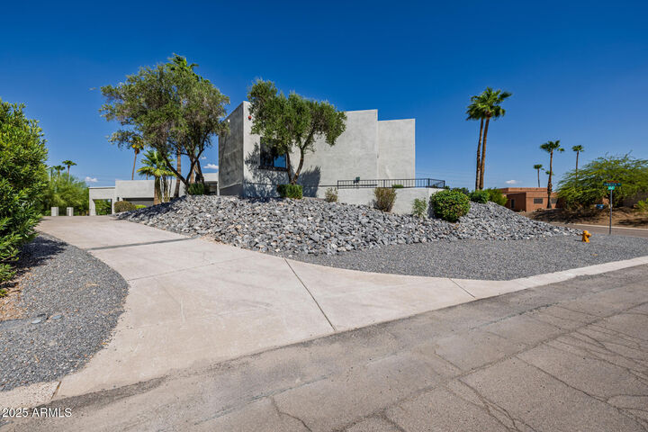 Property Photo: 17306 E Niblick Way AZ 85268