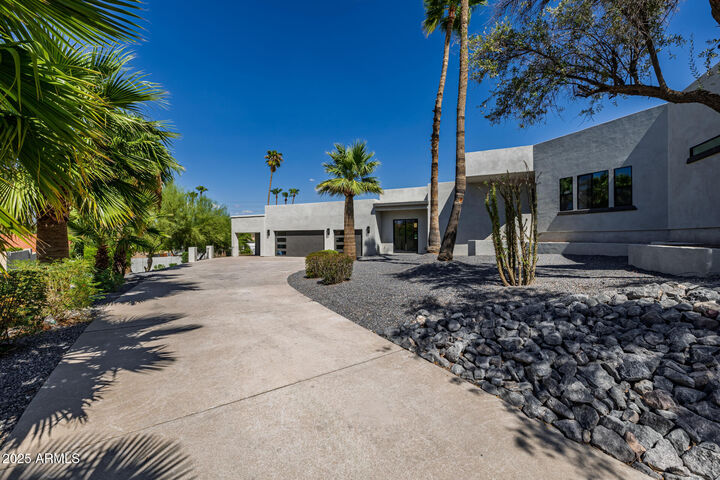 Property Photo: 17306 E Niblick Way AZ 85268