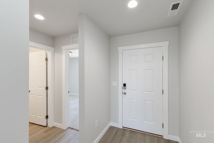 Property Photo: 2851 E Valley Wind St ID 83634