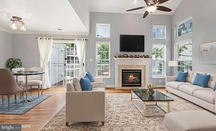 Property Photo: 7705 Haynes Point Way 2802 VA 22315