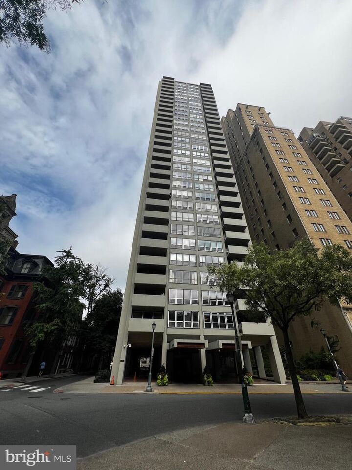 Property Photo:  224 W Rittenhouse Square 30 1704  PA 19103 