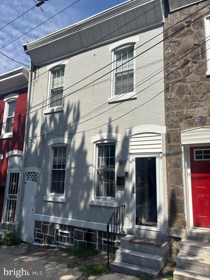 107 W Salaignac Street  Philadelphia PA 19127 photo