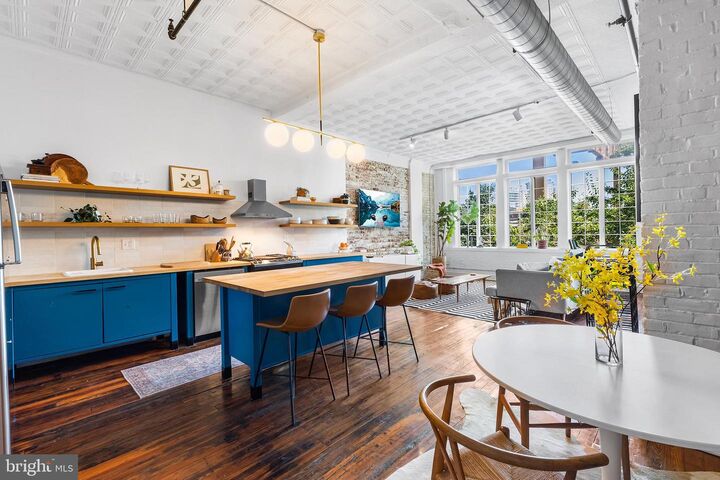 Property Photo:  621 N 2nd Street 2R  PA 19123 