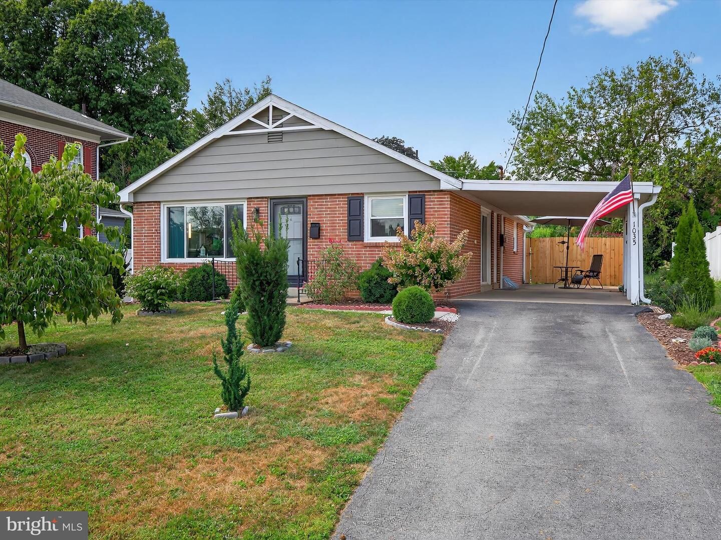 Property Photo: 1035 Chestnut Street PA 17512