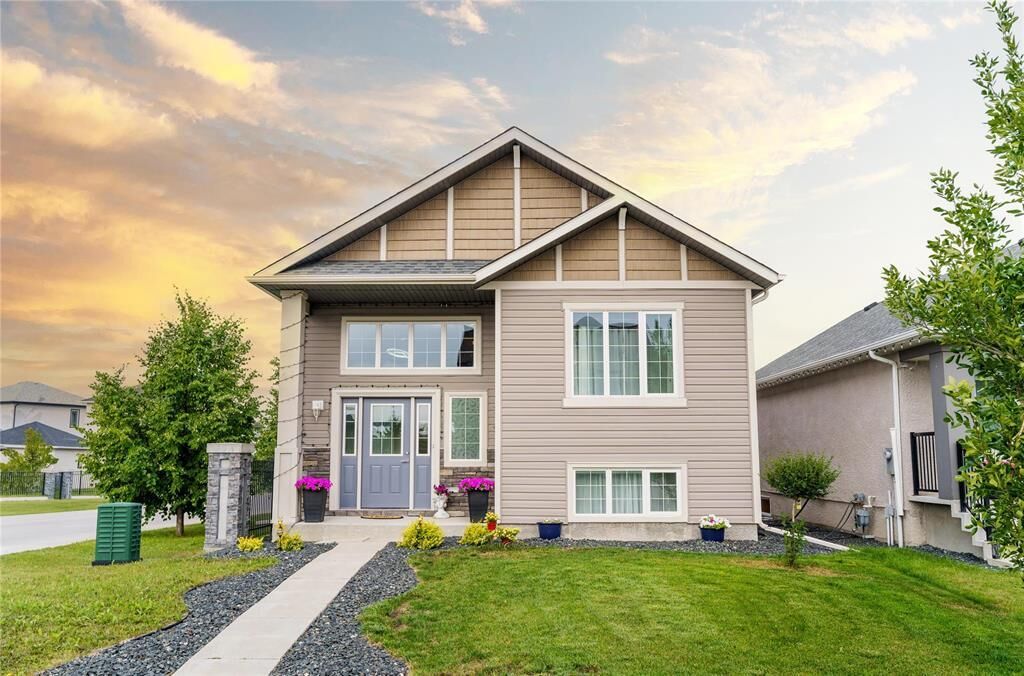 Property Photo: 68 Cherrywood Road MB R3Y 0R1