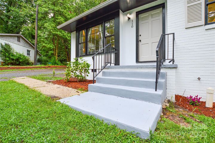Property Photo:  110 Mauney Circle  NC 28052 