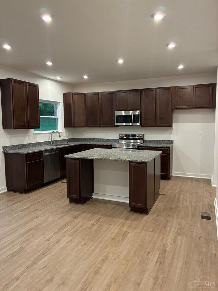 Property Photo: 454 Loveland Miamiville Road OH 45140
