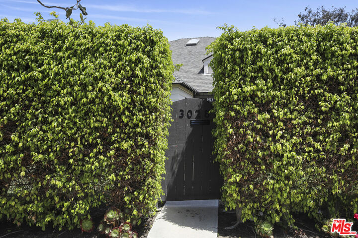 Property Photo:  3028 Motor Ave  CA 90064 