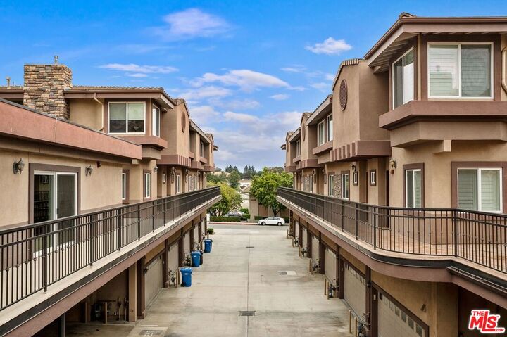 Property Photo: 5241 Colodny Dr CA 91301