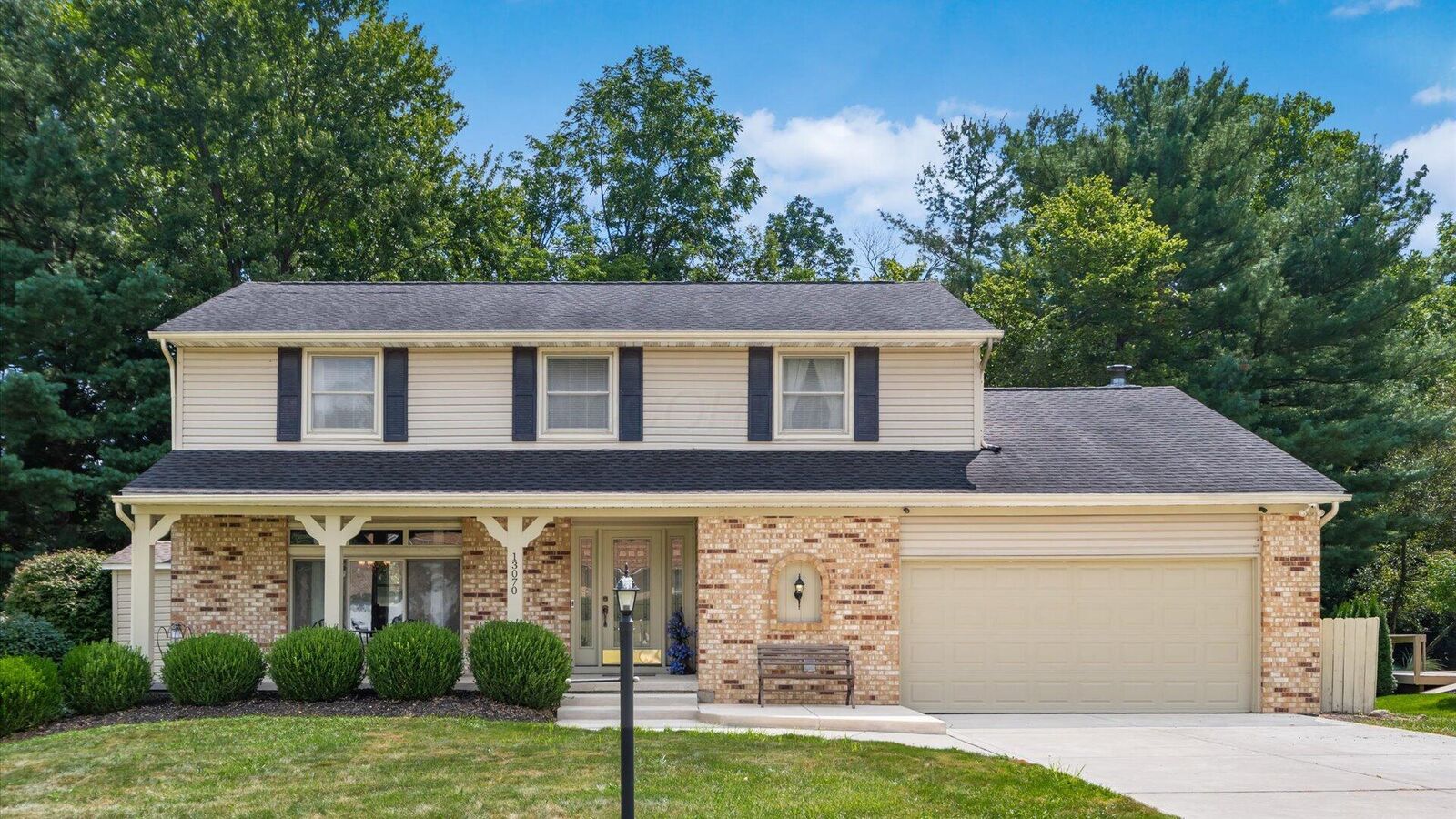 Property Photo: 13070 E Crosset Hill Drive OH 43147