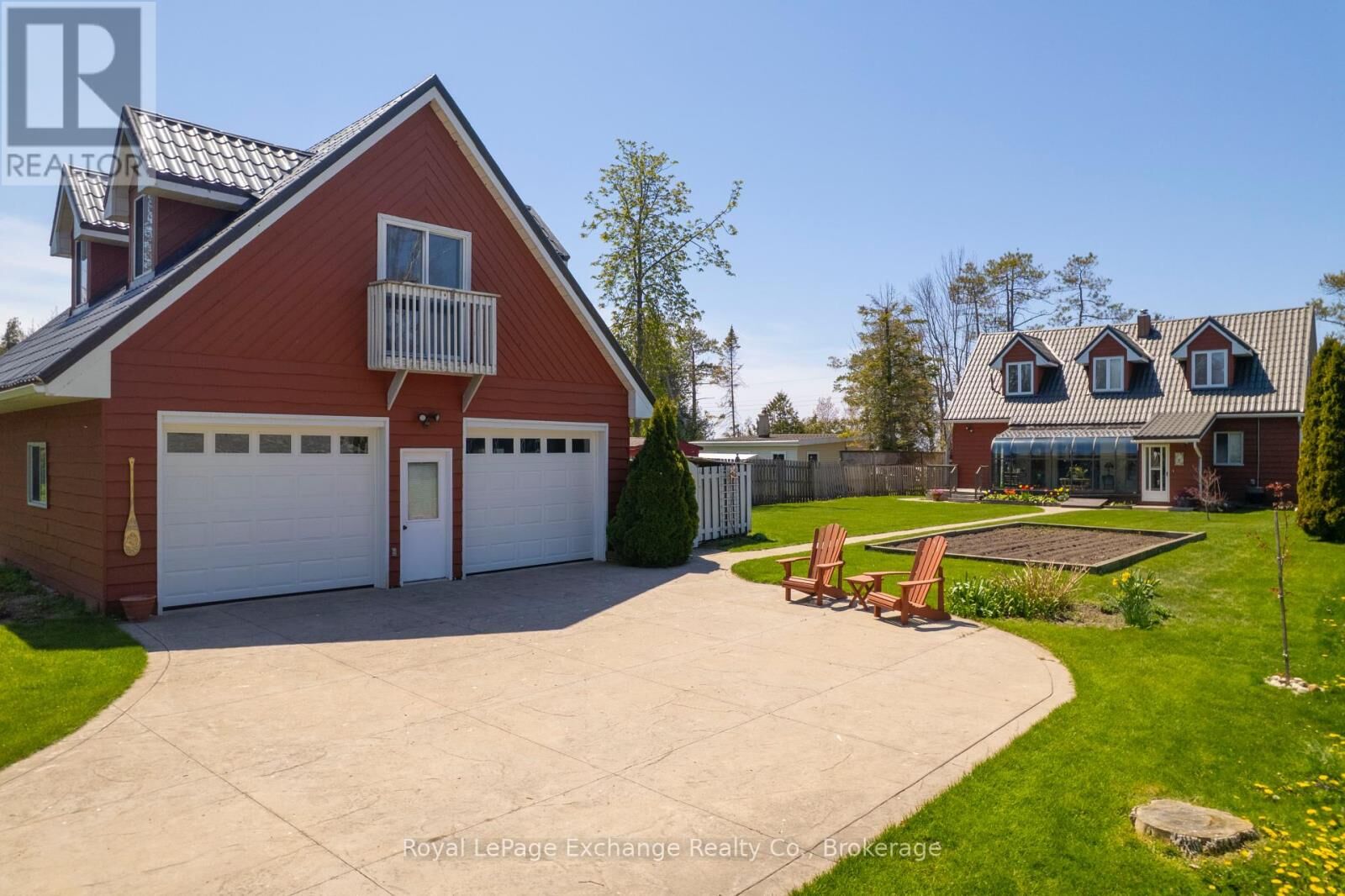 Property Photo: 185 Huron Road ON N2Z 2X3