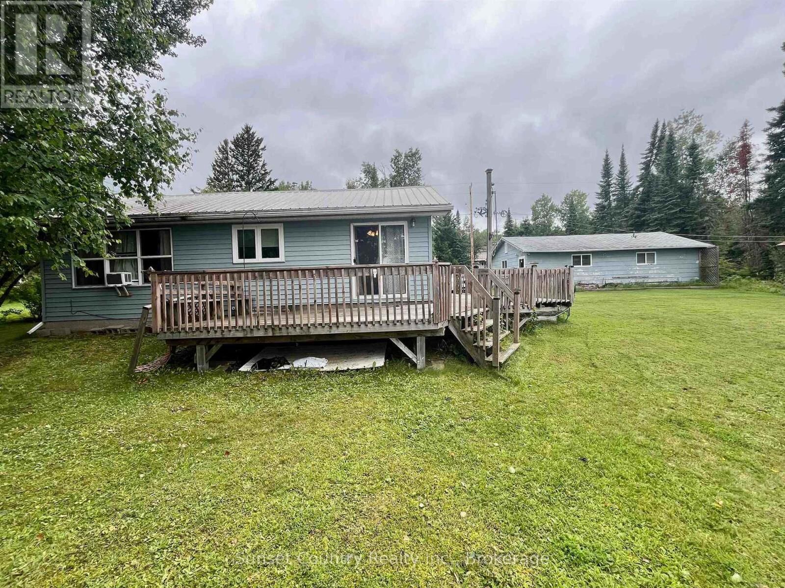 Property Photo: 206 McMillan Crescent ON P8N 0A2
