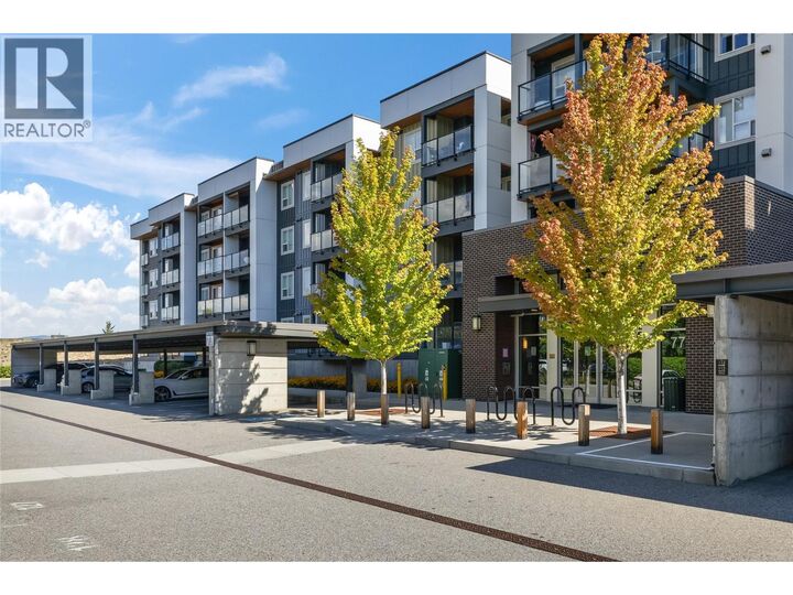 Property Photo: 775 Academy Way Ph17 BC V1V 0A5