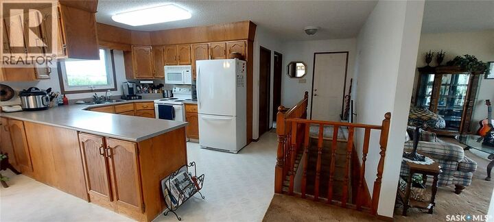 Property Photo: 918 Anton Place SK S0A 4J0