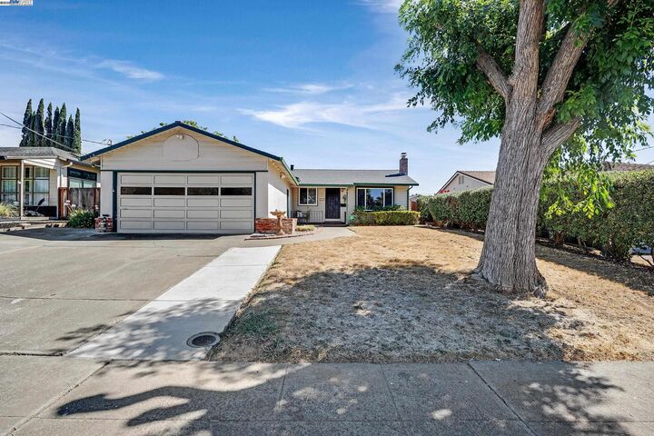 Property Photo:  967 Miranda Way  CA 94550 