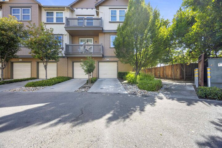 Property Photo: 161 N L 101 CA 94550