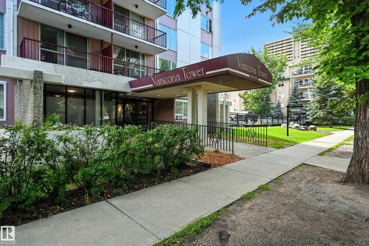 11007 83 Avenue NW 404  Edmonton AB T6G 0T9 photo