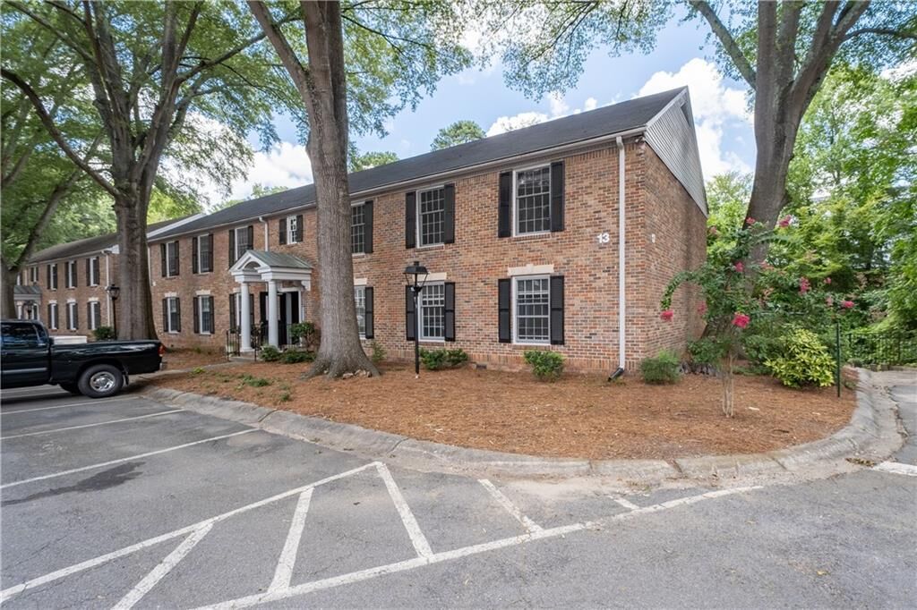Property Photo: 6700 Roswell Road 13A GA 30328