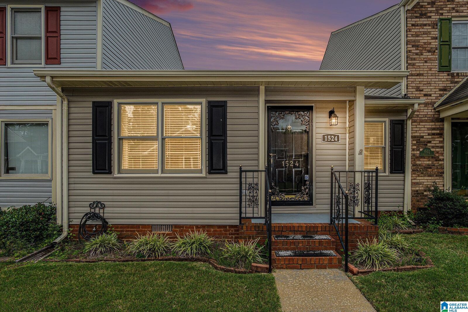 Property Photo: 1524 Cambridge Place AL 36207