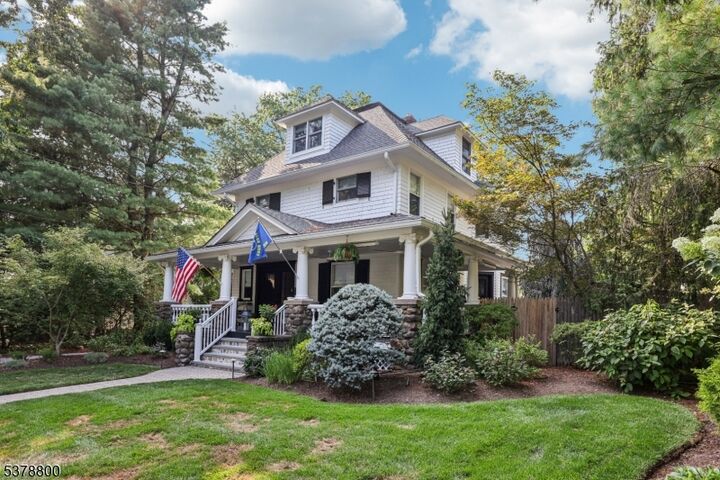 Property Photo:  44 Washington Pl  NJ 07450 