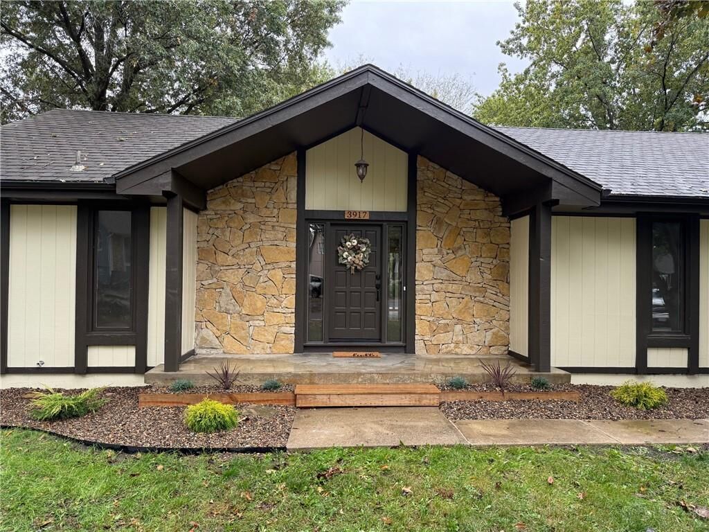 Property Photo: 3917 SW Hidden Cove Circle MO 64082