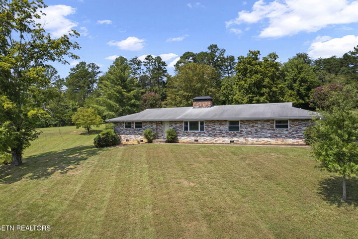 Property Photo: 1355 Kimberlin Heights Rd TN 37920