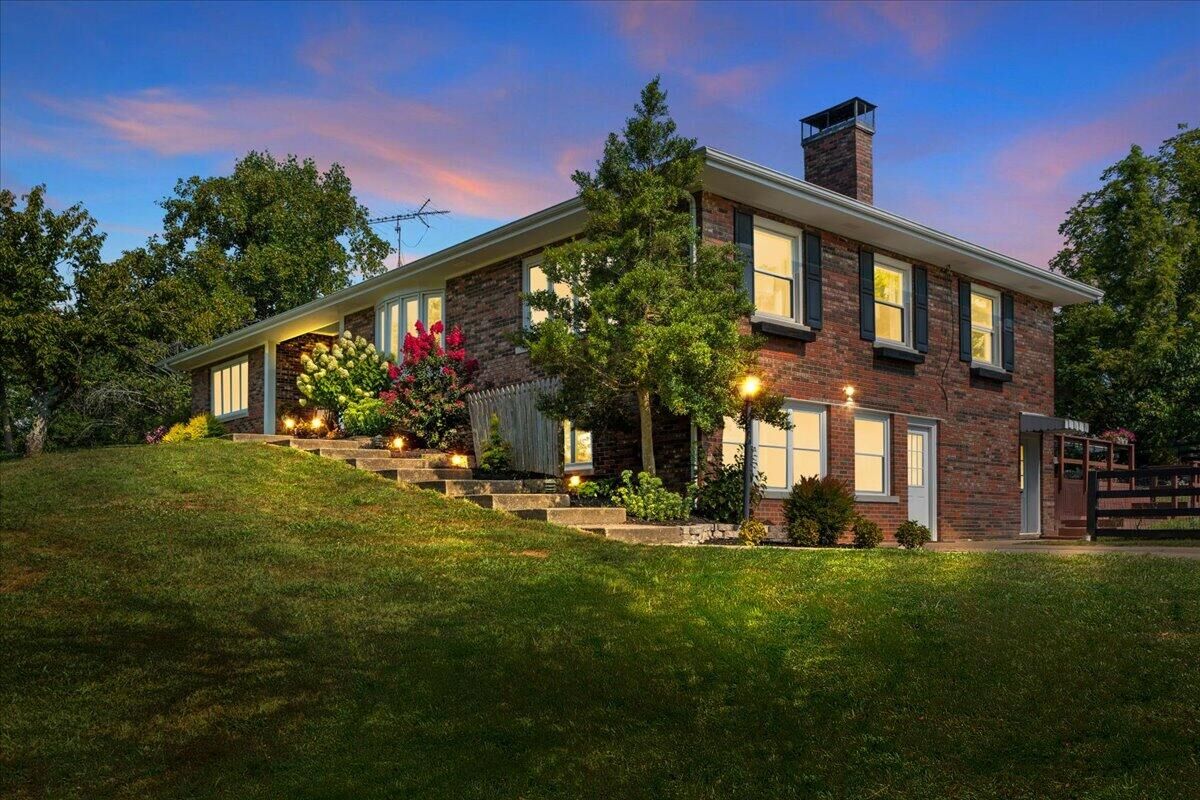 Property Photo:  2226 Mackey Pike  KY 40356 