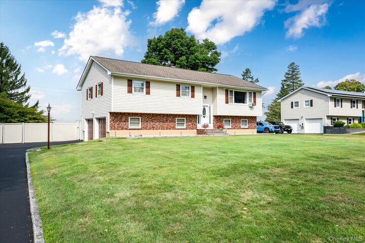 Property Photo:  3109 Quinlan Street  NY 10598 