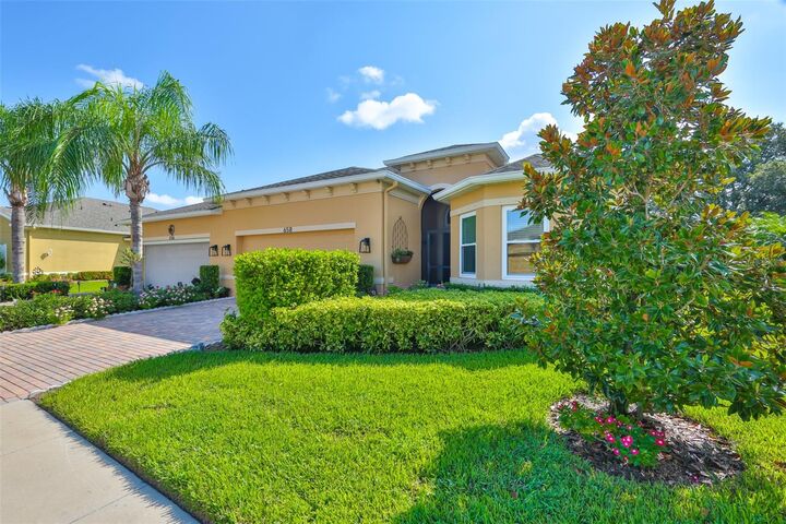 Property Photo:  658 Chipper Drive  FL 33573 